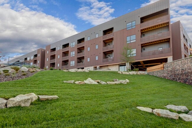 Building Photo - Quarry Town Apartments