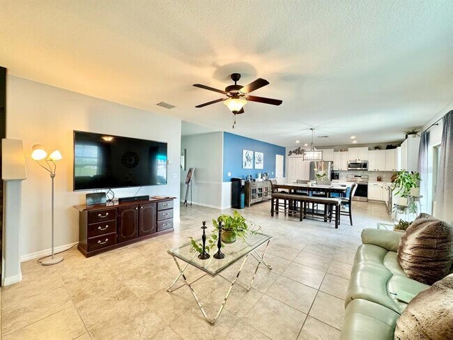 Building Photo - 10509 Carloway Hills Dr