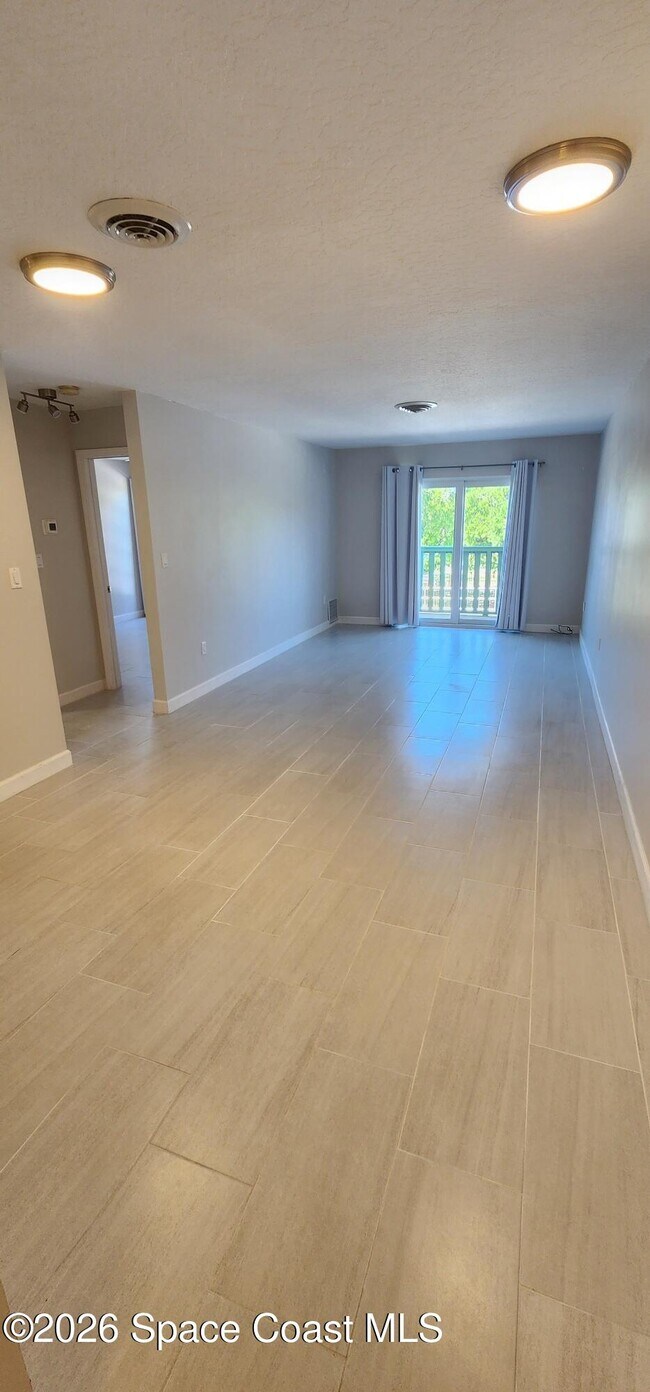 Building Photo - 310 Taylor Ave