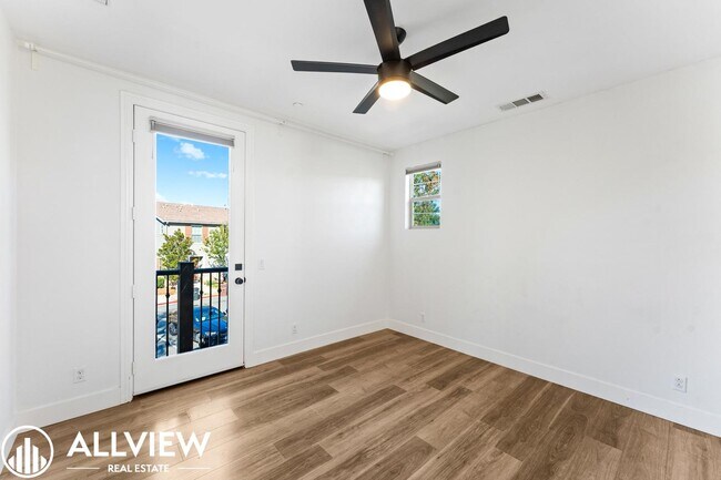 Building Photo - Turnkey 2 Bedroom, 2.5 Bath End Unit Townhome Available NOW in Rancho Mission Viejo!