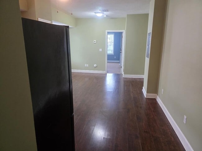 Building Photo - 48 Covell St