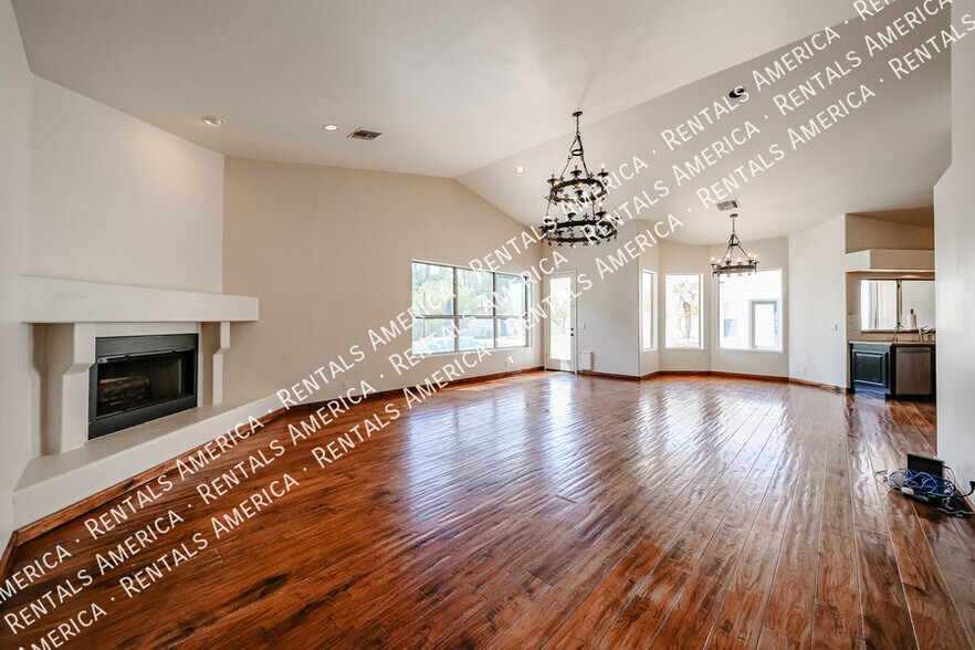 Building Photo - 3525 E Equestrian Trail