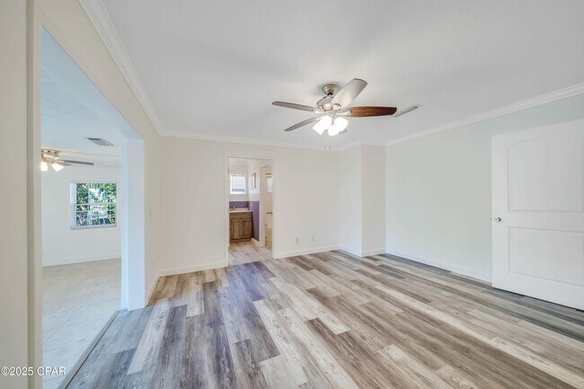 Building Photo - 205 Sunset Ln