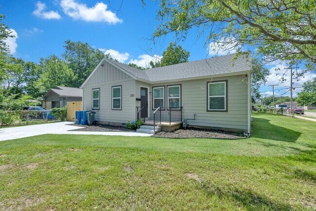 Building Photo - Stunning 3-Bedroom Home with Modern Upgrades in Tulsa