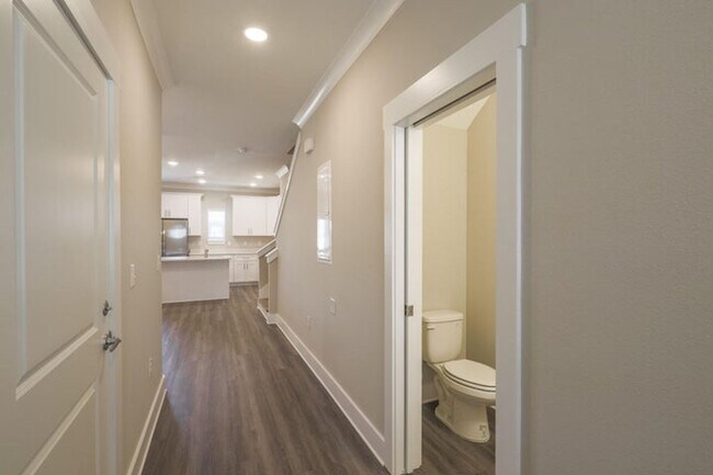 Building Photo - 432 Date Palm Ln