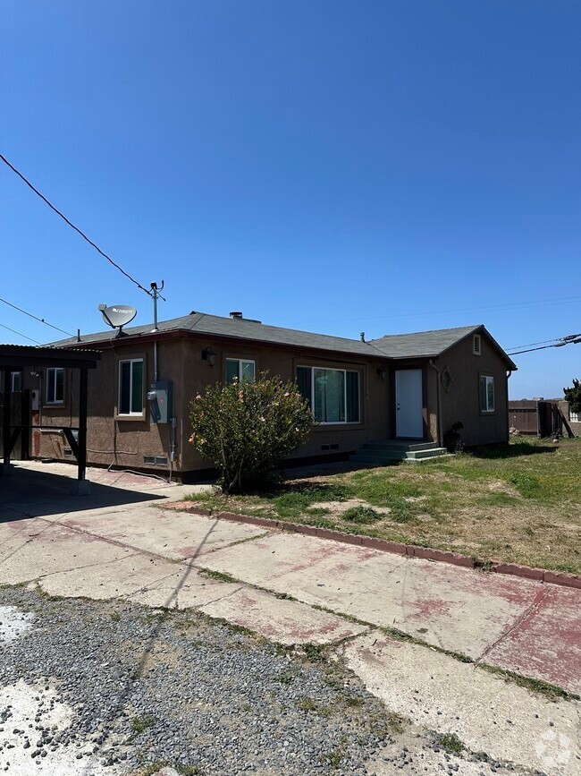 Building Photo - 1690 Glencoe Dr