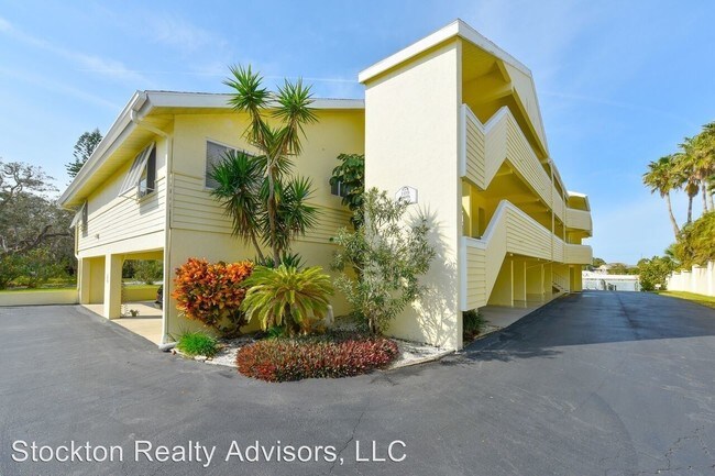Building Photo - 2 br, 2 bath House - 109 Bayshore Dr. Unit 10