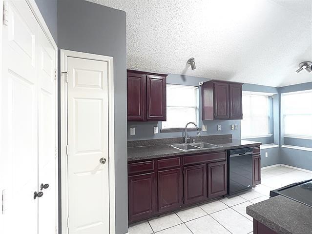 Building Photo - 1505 Shalain Dr
