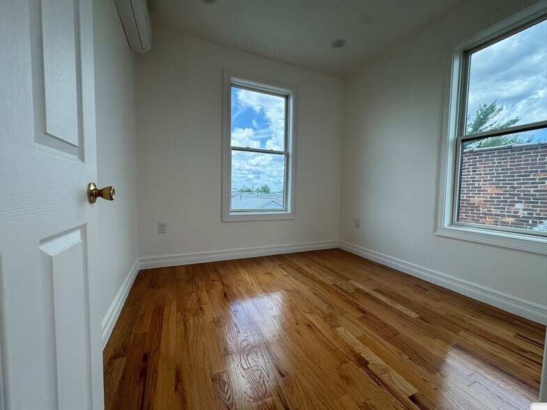 373 Danforth Ave 305 - 369 Danforth Ave
