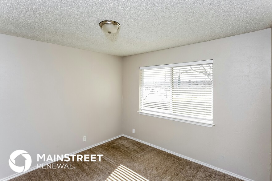 Building Photo - 1400 Thackery Dr