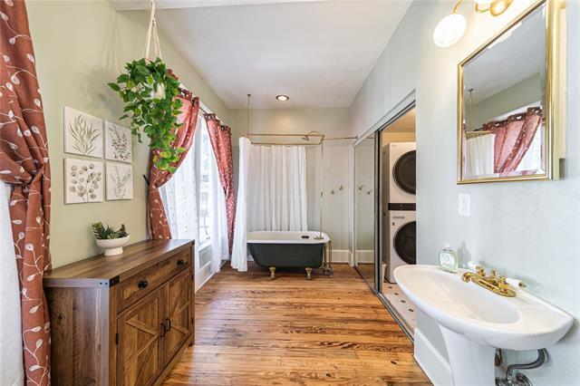 Building Photo - 215 S Montclair Ave