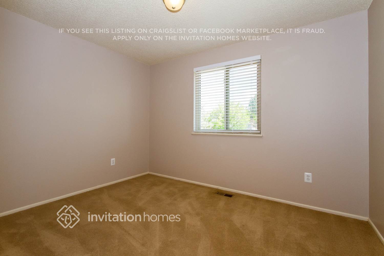 Building Photo - 15871 E Linvale Ave