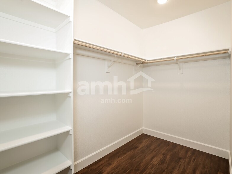 Building Photo - 6448 Intuition Ln