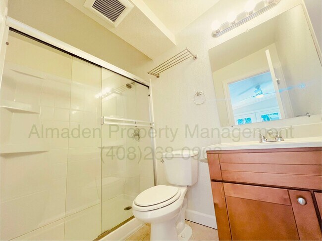 Building Photo - 924 Almaden Ave