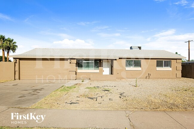 Building Photo - 8802 N 35th Dr