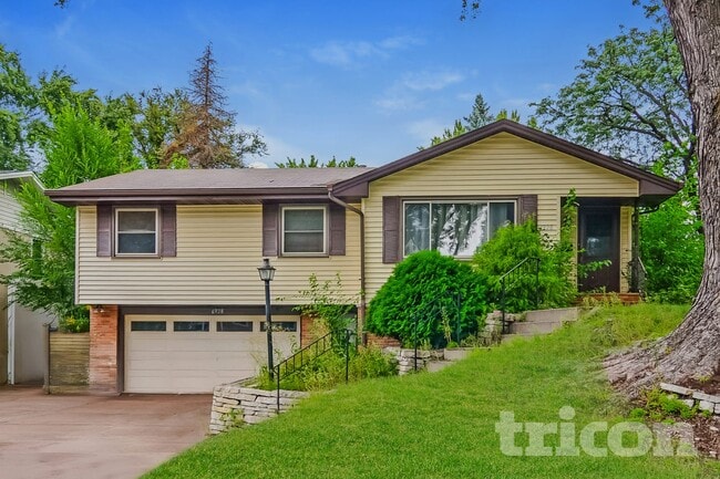 Building Photo - 6928 45th Pl N