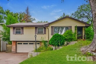 Building Photo - 6928 45th Pl N