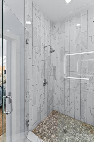 Building Photo - 129 Greens Rd