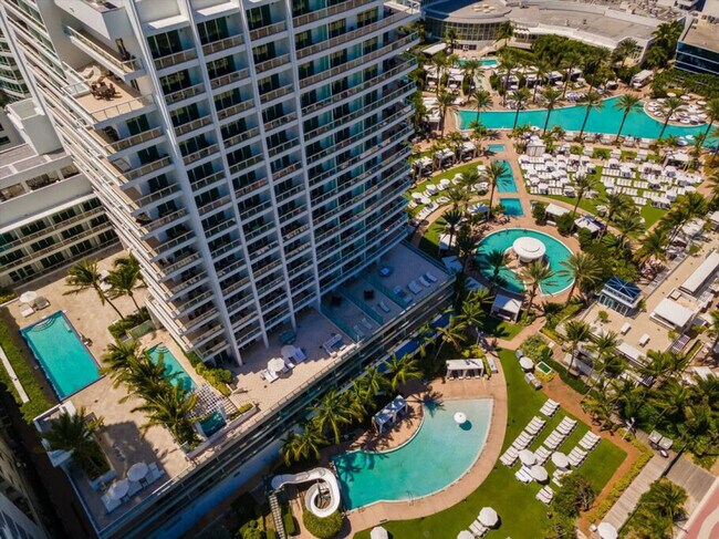 Building Photo - 4391 Collins Ave