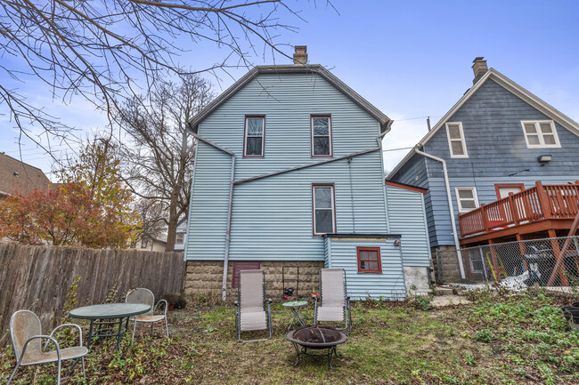 Building Photo - 2435 S Burrell St