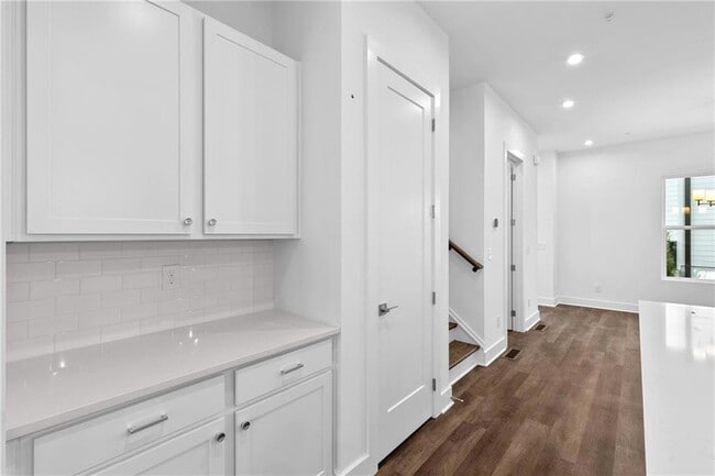 Building Photo - 515 Motivation Cir NW