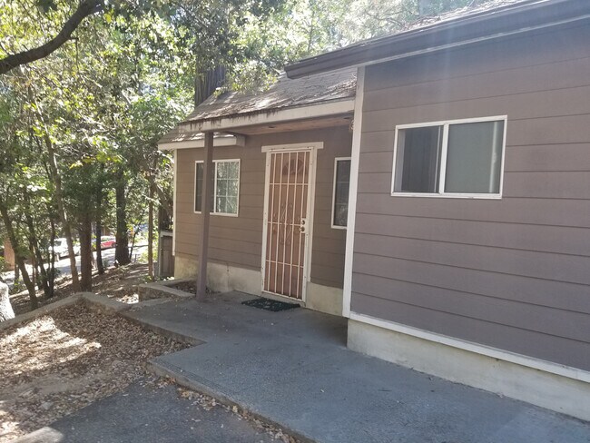 Primary Photo - Great small house in Crestline