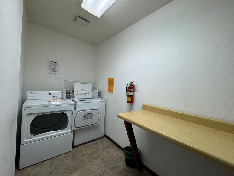 Building Photo - 3712 S Terry Ave