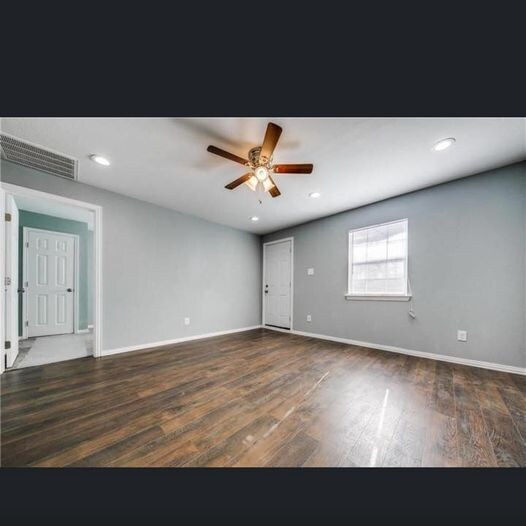 Building Photo - 5136 Bourquin St