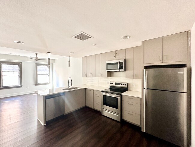 Building Photo - Modern 1-Bed Near Tulane/City Park with In-Unit Laundry & Off-Street Parking