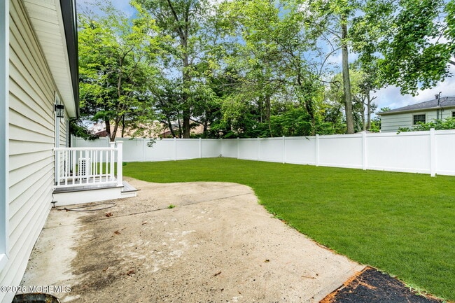 Building Photo - 20 Oak Hill Dr