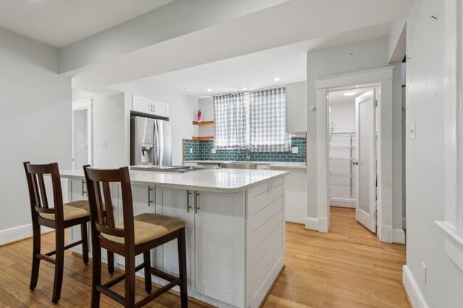 Building Photo - 1734 Hancock Ave