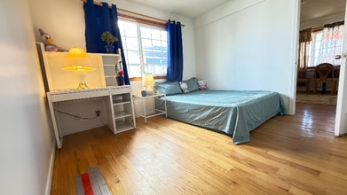 Building Photo - 1377 Fallen Leaf Dr