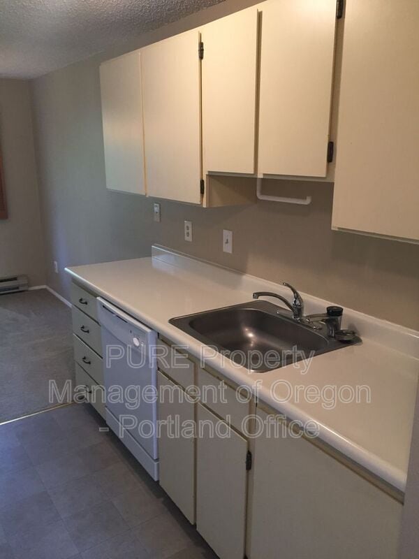 Building Photo - 5160 NW Neakahnie Ave