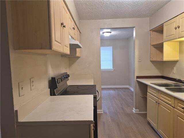 Building Photo - 924 E Monterey Ct