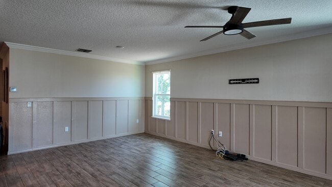 Building Photo - 338 Pinecrest Loop