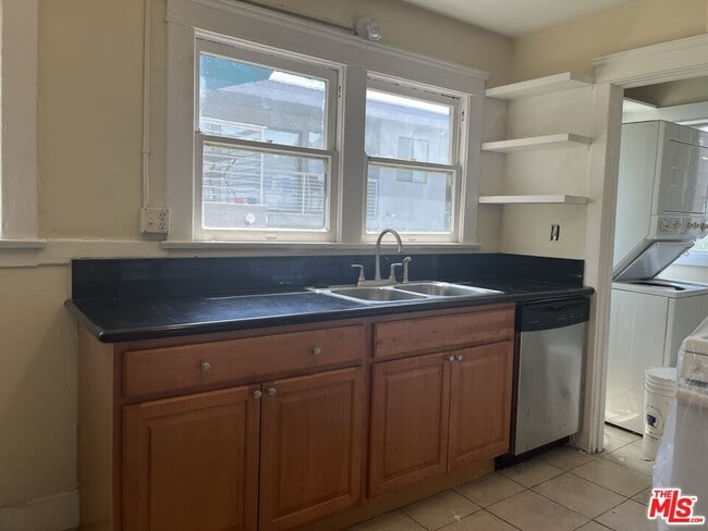 Building Photo - 1667 Golden Gate Ave