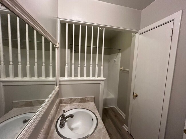 Building Photo - Charming 3BR Home with Fenced Backyard, Garage & Modern Flooring — 1,322 Sq Ft