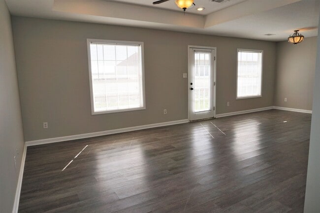 Building Photo - 3 Bed 2 Bath Home in Valley View District