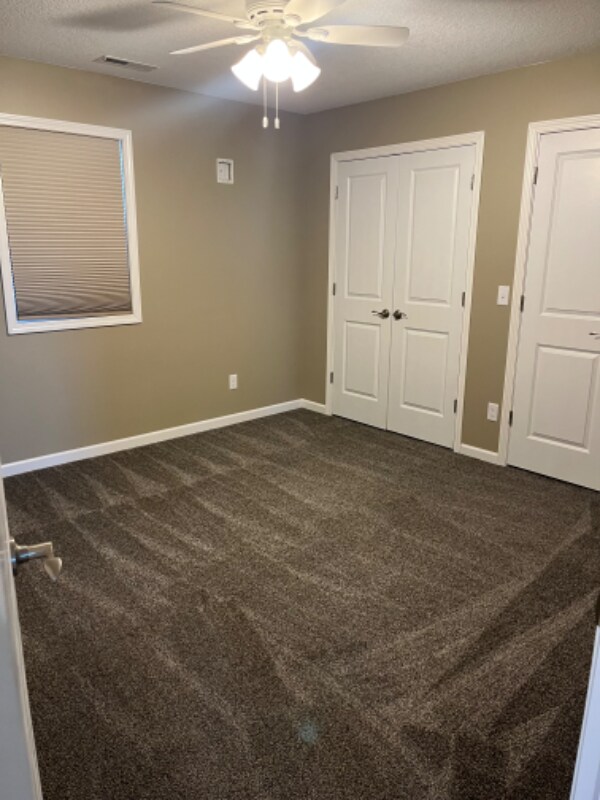 Building Photo - 118 W Cedar Ln