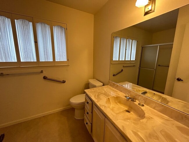 Building Photo - Charming 3bd/2ba Golf Course in Oakmont!