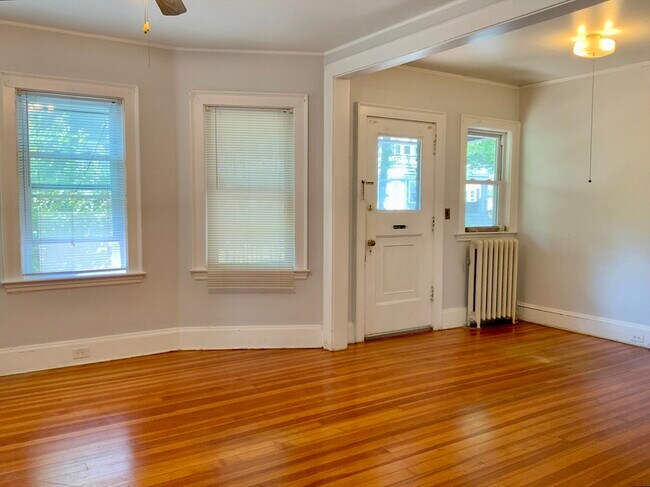 Building Photo - 43 Trowbridge St