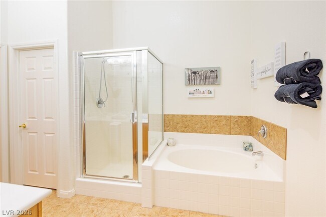 Building Photo - 10916 Bandol Pl