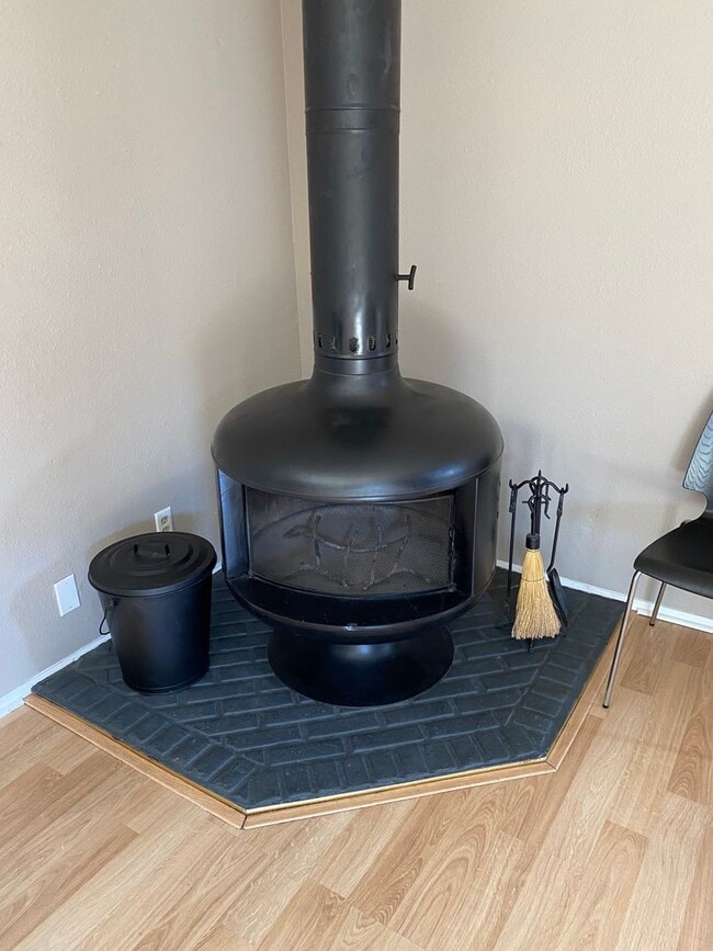 Building Photo - Clean Marina Condo (Park Marina)