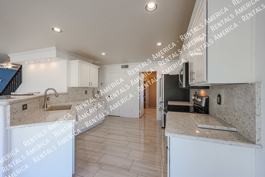 Building Photo - 10402 E Nice Ct