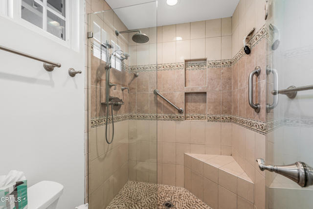 Building Photo - 327 Bethany St