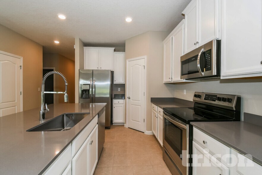Building Photo - 10226 Pavnes Creek Dr