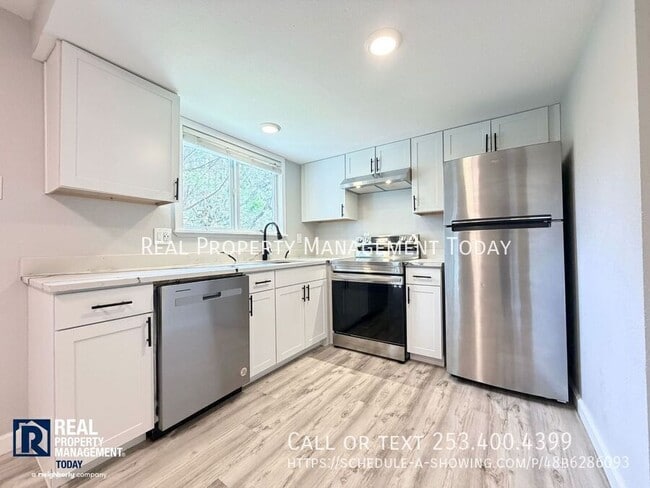 Building Photo - 6451 S Stevens St