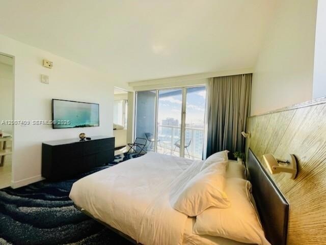 Building Photo - 3101 Bayshore Dr