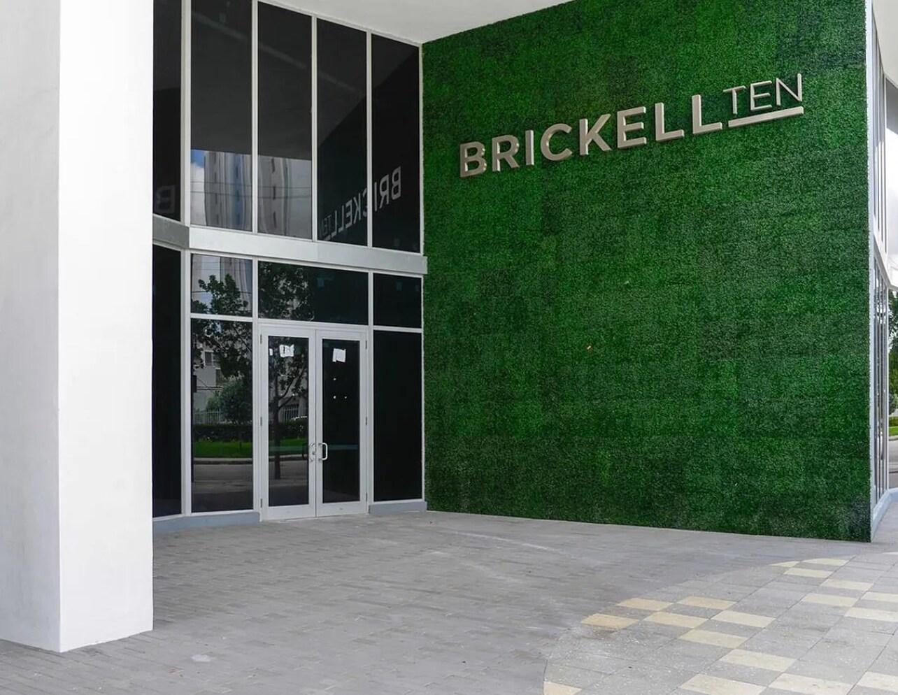 Building Photo - 1010 SW 2nd Ave