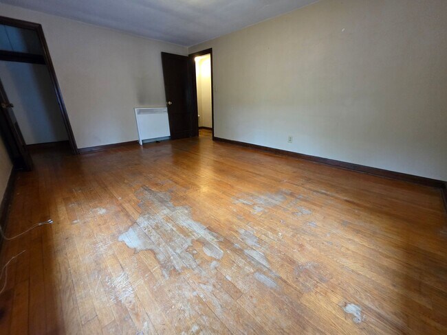 Building Photo - 626-628 Ripley Ave